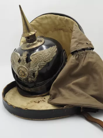 Prussian Garde Infantry or Pioneer Officer Pickelhaube Visuel